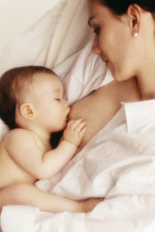 【育児悩みに小児科医がアンサー!】添い乳のやめどきはいつ?