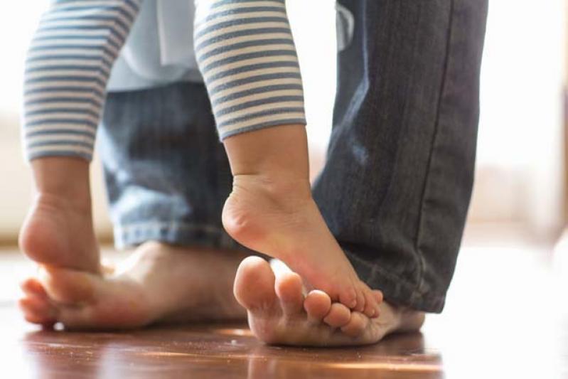 ハイハイや立っち、あんよが早くできるようになる子とそうでない子の違い