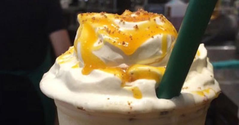 【スタバレポ】シュースティックを添えた楽しいフラペチーノを味わってみました?