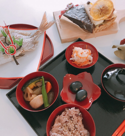 お食い初めの準備はどうする?基本の献立や手順をチェック
