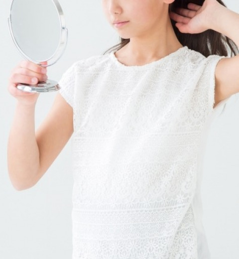 産後の抜け毛はいつからいつまで?原因や対策を知れば怖くない