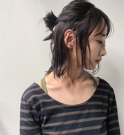 寝癖を簡単に直す方法!今すぐできる予防法、おすすめアイテムや寝癖の活かし方も伝授