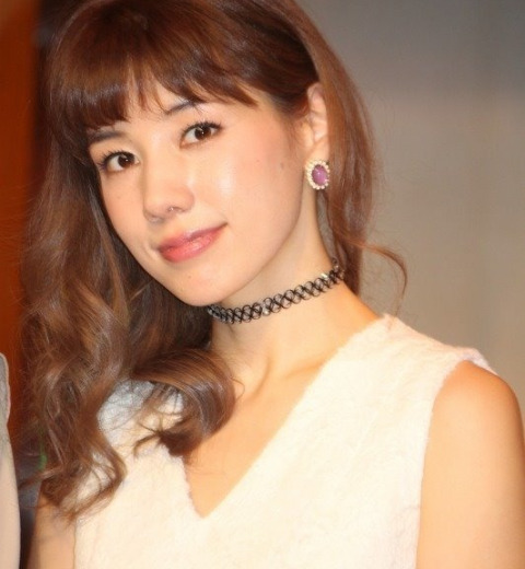 神回!仲里依紗さんのYouTubeに田中みな実さんがブラジャー持参で降臨