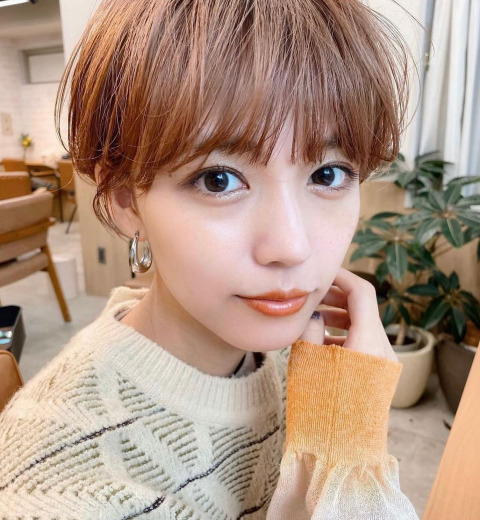 小顔に見える髪型!顔型別・長さ別おすすめの髪型やヘアアレンジ方法を紹介