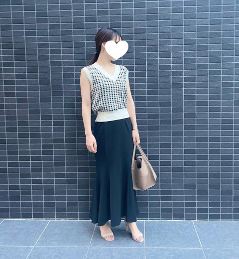 ノースリでも女っぽ♡【GU】ジャカードニットベストがレトロかわいいとバズリ中!