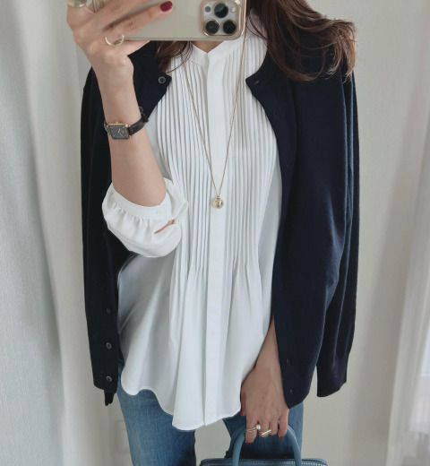 女っぷり底上げの1枚【ユニクロ】レーヨンピンタックブラウスが買い!
