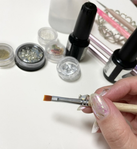 ジェルネイルの筆の洗い方!正しいお手入れ方法と保管の仕方も合わせて解説