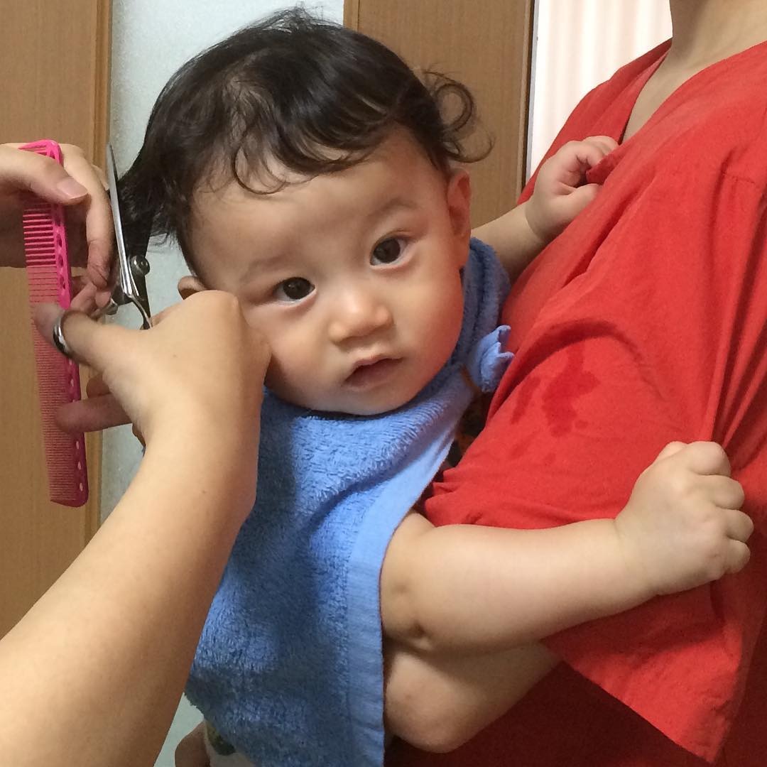 先輩ママはどうしてる ベビーの初ヘアカットをチェック Mamagirl ママガール