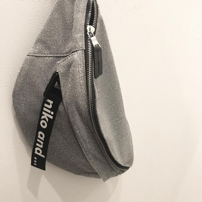 ニコアンドのショルダーバッグでナチュラルおしゃれな今っぽコーデに Mamagirl ママガール