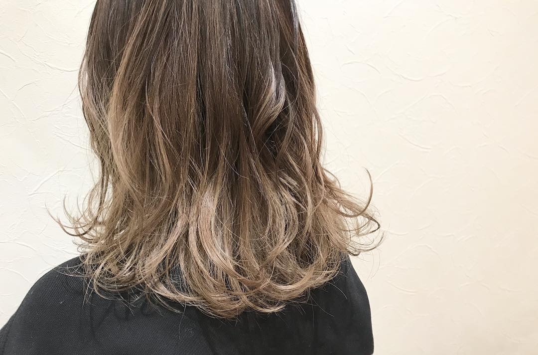 長さを変えたくない人必見 最新グラデーションカラーでイメチェンしない Mamagirl ママガール