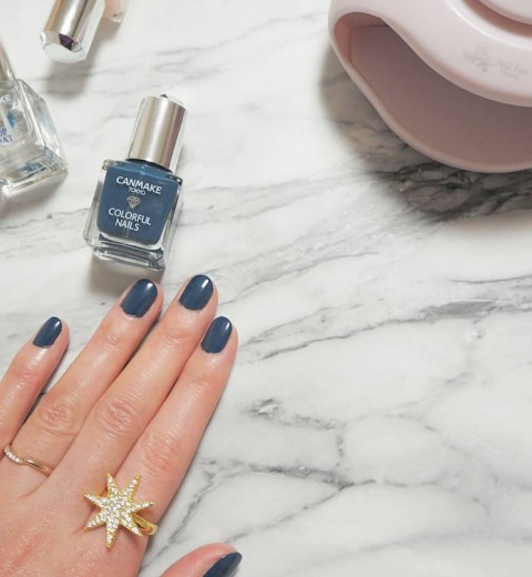 ネイルを早く乾かす方法8選 便利グッズも使って時短を叶えよう Mamagirl ママガール