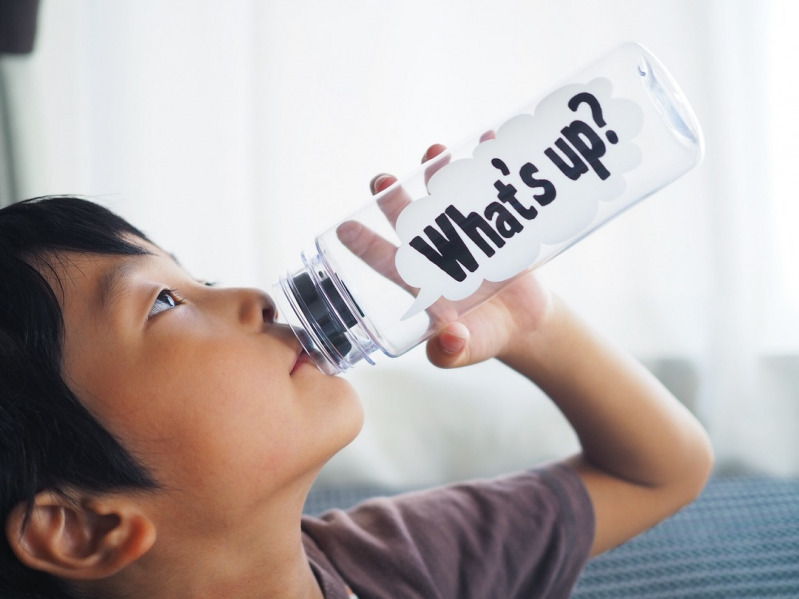 100均 水筒がおしゃれで実用的と話題 耐熱ボトルまで揃っている Mamagirl ママガール