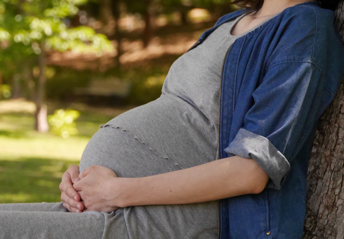 妊婦さんの楽な寝方って 時期別 悩み別に大特集 おすすめ抱き枕も Mamagirl ママガール