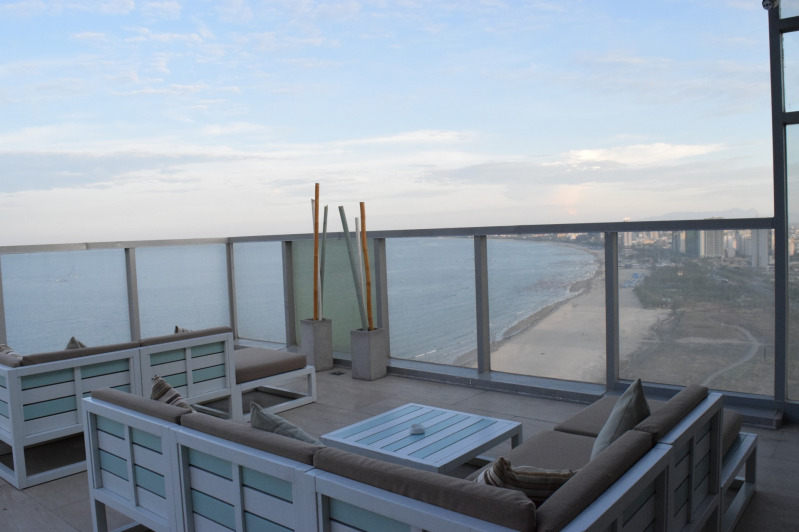 バルコニーとベランダの違いって分かる 意外と知らない2つの違いを解説 Mamagirl ママガール