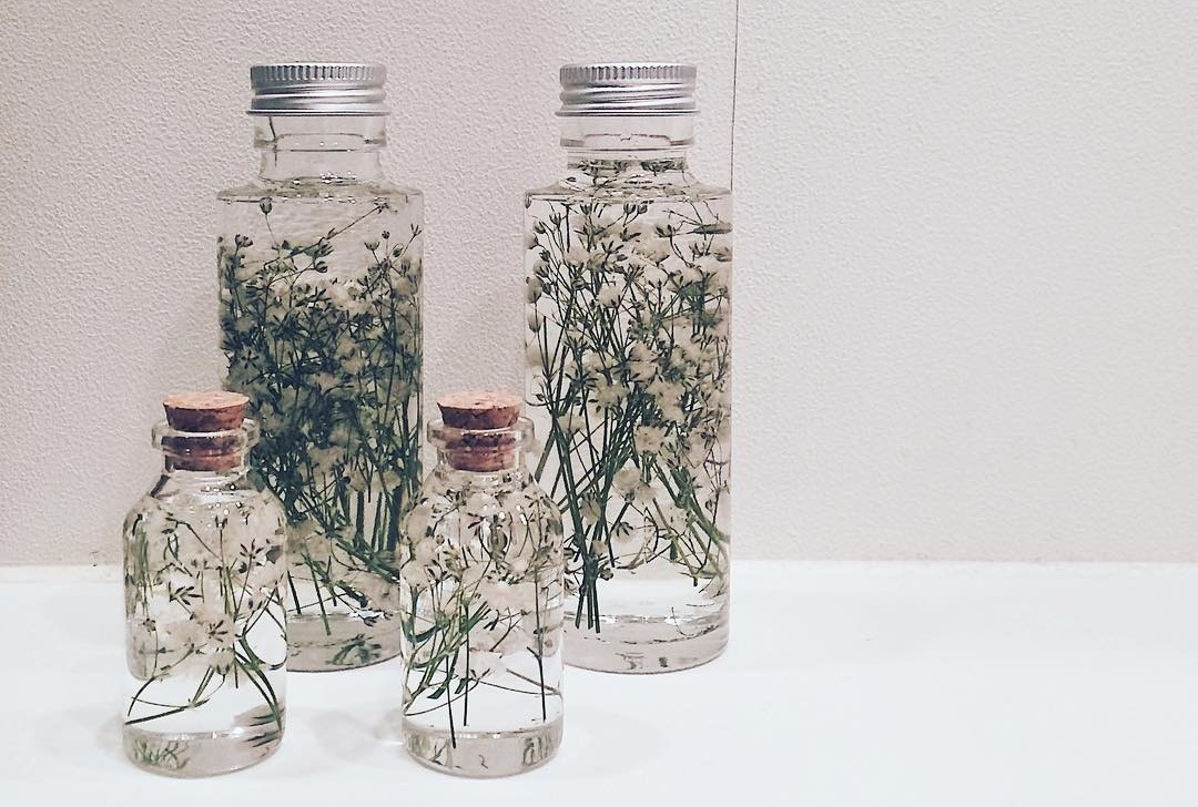 ハーバリウムをプレゼントしよう 想いが伝わる花言葉とラッピング術 Mamagirl ママガール