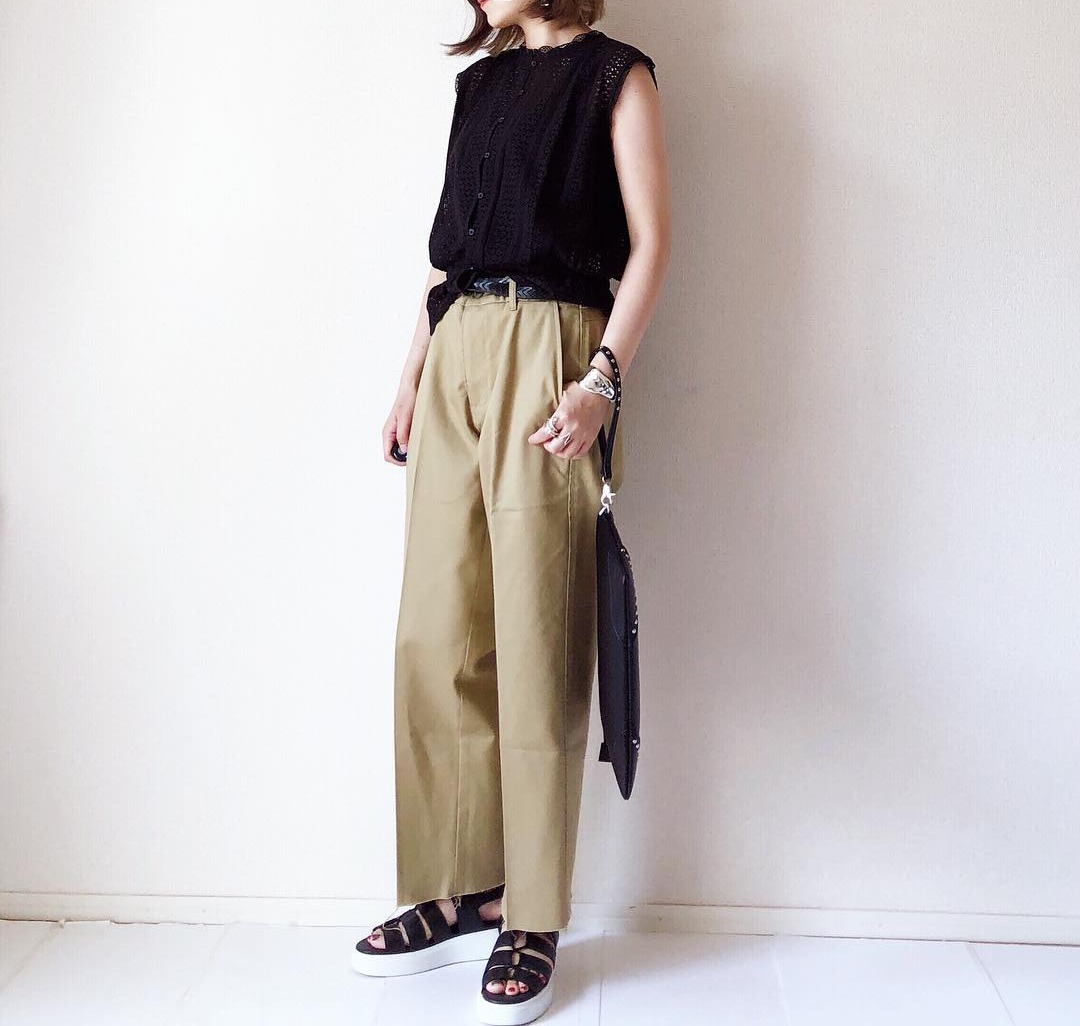 チノパンとはどんなもの 着こなしポイントやコーデも解説 Mamagirl ママガール