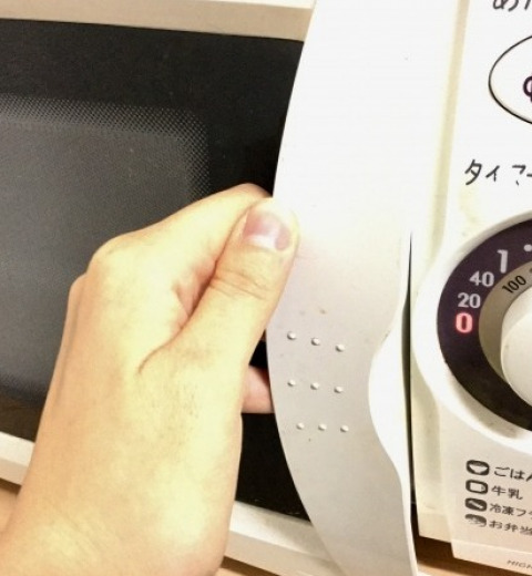 電子レンジの掃除方法とは？焦げやにおいを落としてスッキリ