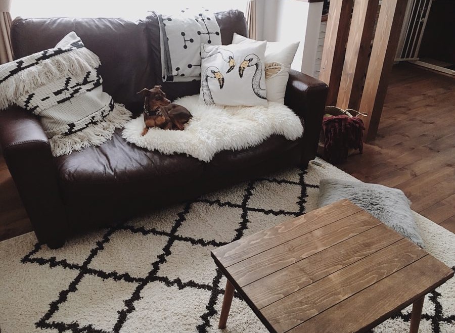 ムートンラグで大人インテリアを堪能 選び方やおすすめラグをチェック Mamagirl ママガール