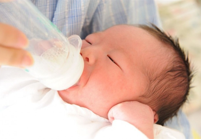 哺乳瓶はいつまで使う 哺乳瓶が歯並びに影響するってホント Mamagirl ママガール