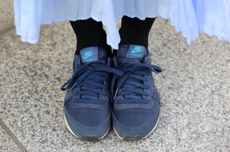 水色スカート が旬 実は着まわしやすい爽やか美人カラーなんです Mamagirl ママガール