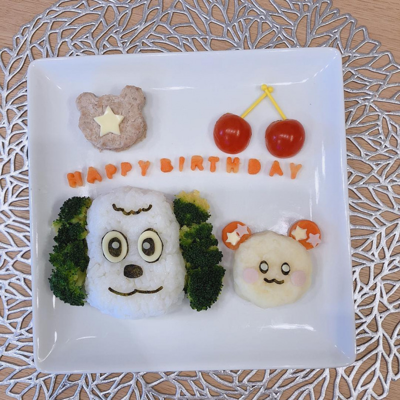 2歳の誕生日ご飯に 子供が喜ぶバースデーキャラプレートでお祝いしよう Mamagirl ママガール