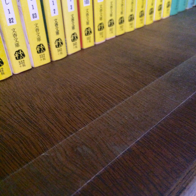 本棚の地震対策 今すぐ始めよう 賃貸okのアイテムならすぐ実践できる Mamagirl ママガール