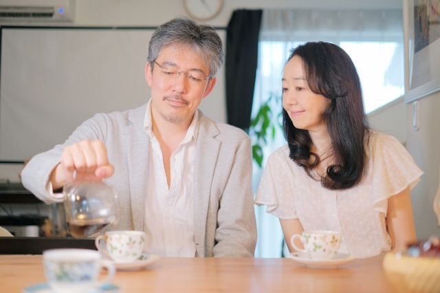 いよいよ両家顔合わせ 母親はどんな服装がいい 50代にふさわしいコーデ Mamagirl ママガール いよいよ両家顔合わせ 母親はどんな服装がいい 50代にふさわしいコーデ Mamagirl ママガール