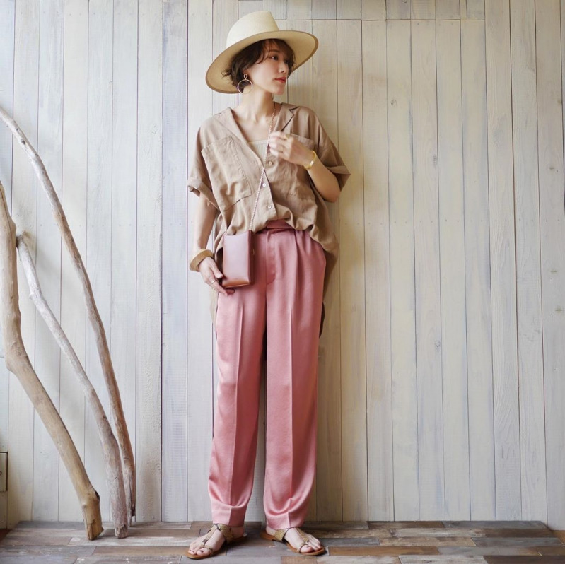 ピンクパンツコーデは も注目 着こなし術をたっぷりご紹介 Mamagirl ママガール