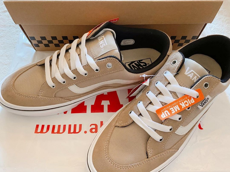 今vans買うならベージュが正解 大人女子の旬なスニーカーコーデ術は Mamagirl ママガール 今vans買うならベージュが正解 大人女子の旬なスニーカーコーデ術は Mamagirl ママガール