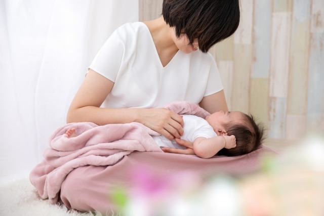 寝かしつけの方法は これで絶対落ちる おすすめのグッズと音源をご紹介 Mamagirl ママガール