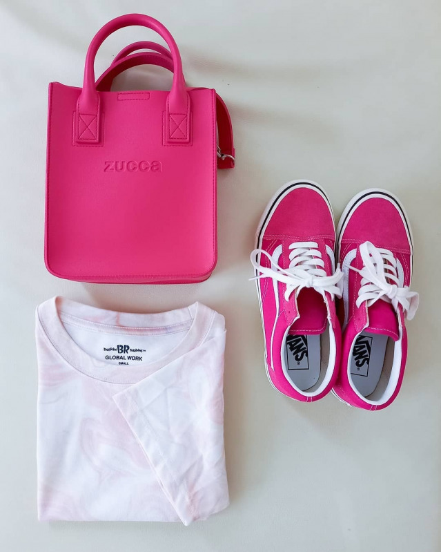 ピンクスニーカーコーデのススメ 大人女子の季節別の着こなし実例14選 Mamagirl ママガール