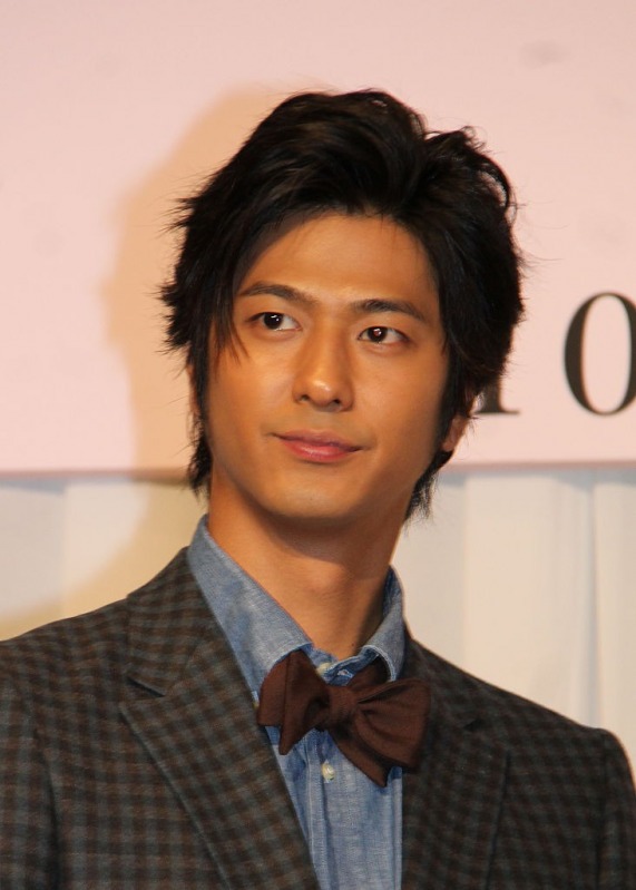 速水もこみちさん エプロン姿のイケメン3ショットに反響 Mamagirl ママガール