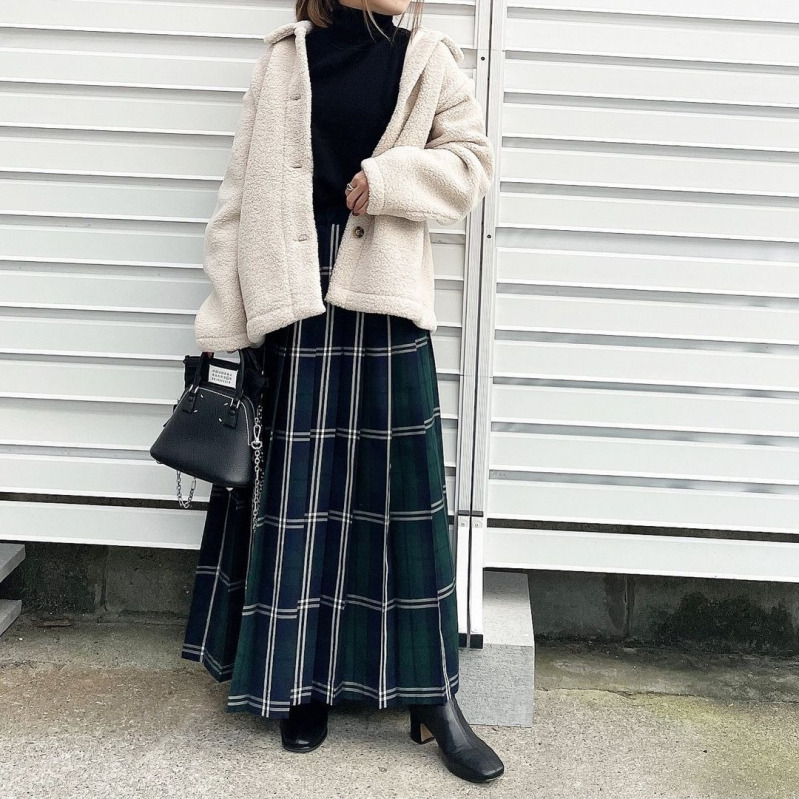 きれいめコーデも叶う ユニクロのフリースショートコート着回し術 Mamagirl ママガール