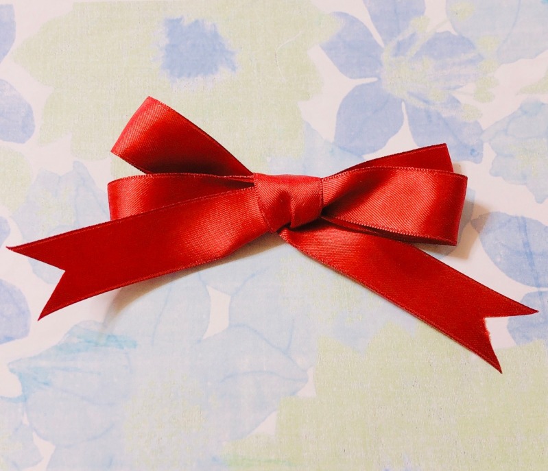 ラッピングのリボンの作り方8選 基本と応用 端アレンジ おしゃれなラッピングの仕方も Mamagirl ママガール